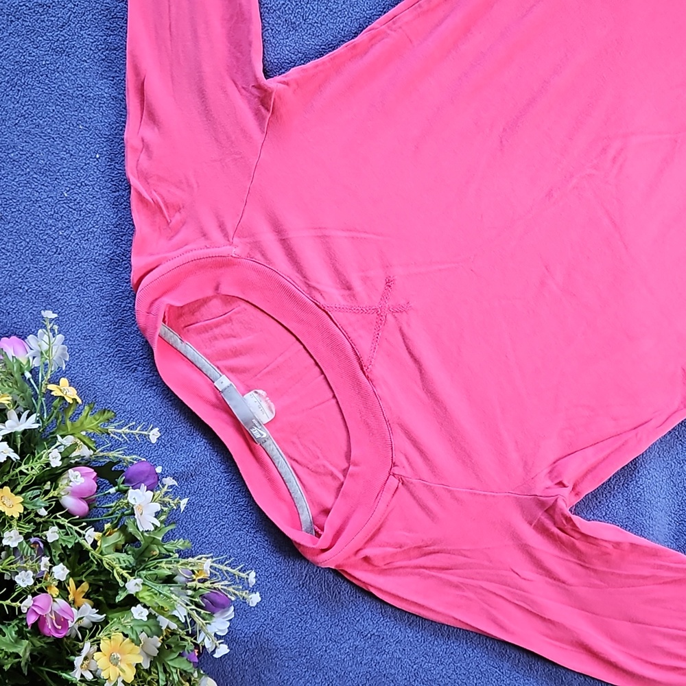 Nike Women's Long Sleeve Tee Small